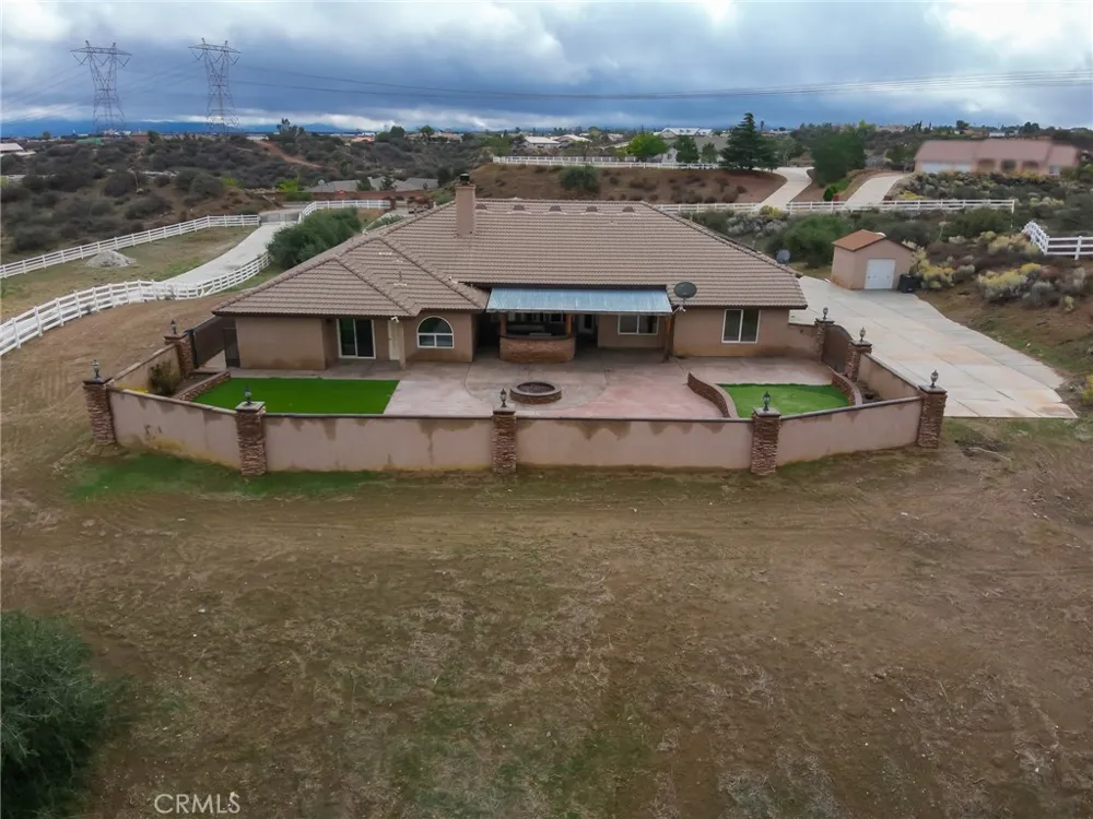 10282 Farmington Oak Hills, CA 92344
