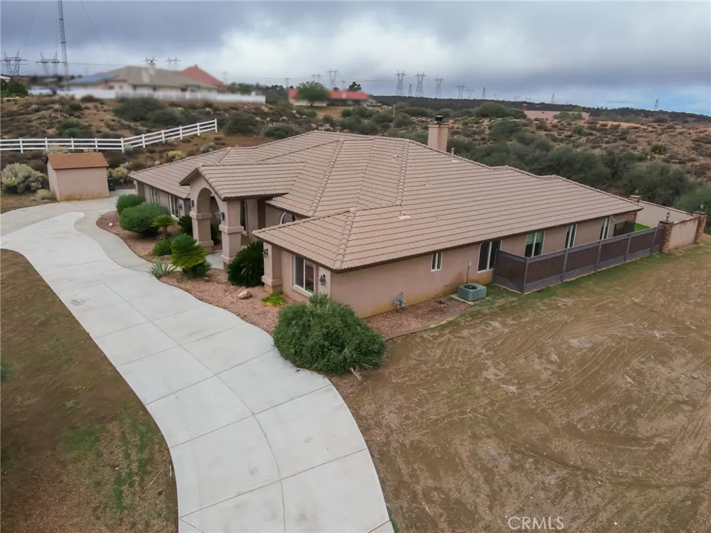 10282 Farmington Oak Hills, CA 92344