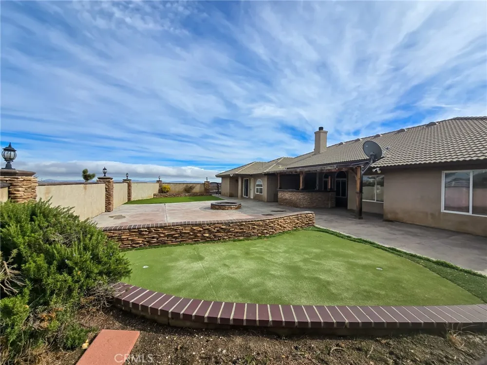 10282 Farmington Oak Hills, CA 92344