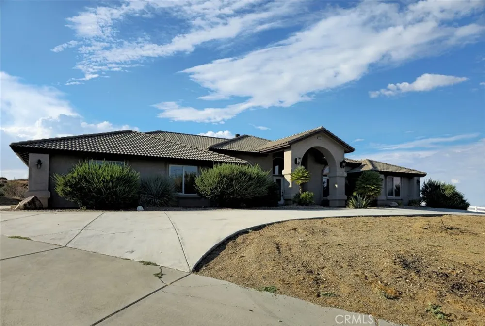 10282 Farmington Oak Hills, CA 92344