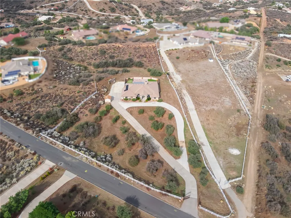 10282 Farmington Oak Hills, CA 92344