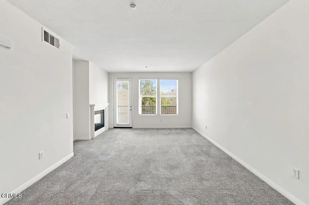6287 Turnstone Street #4-202 Ventura, CA 93003