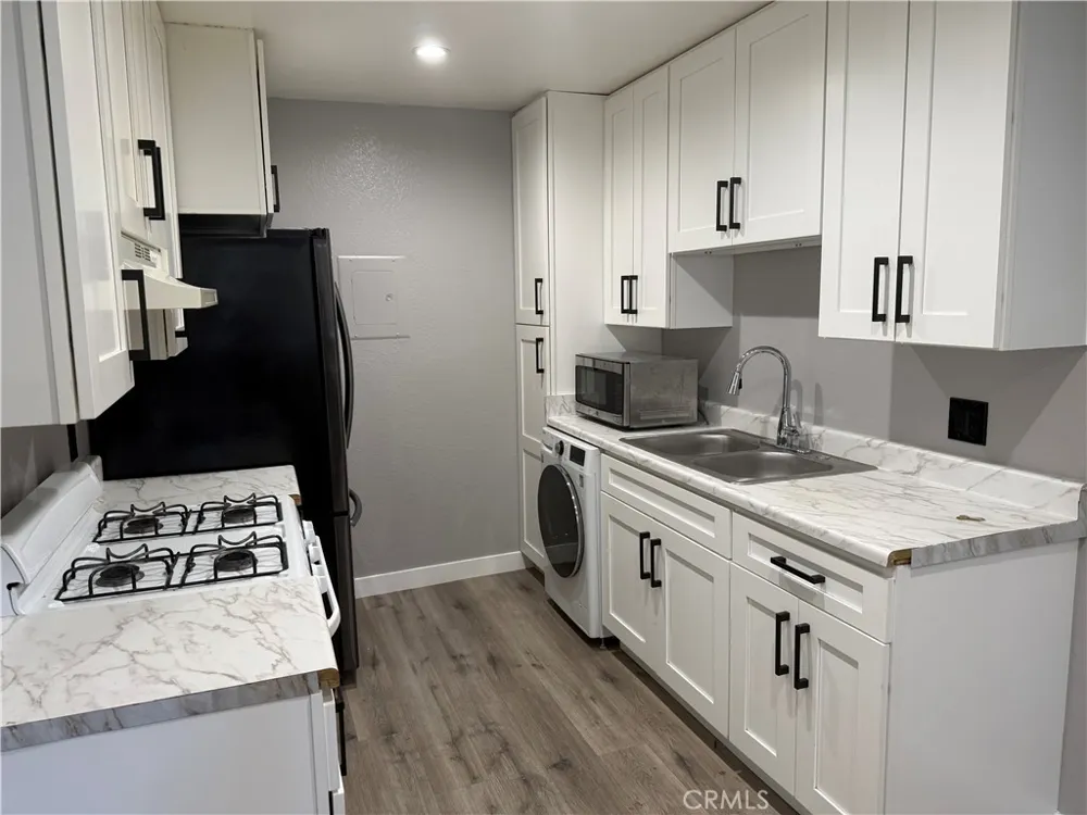 211 Magnolia Avenue #106 Glendale, CA 91502