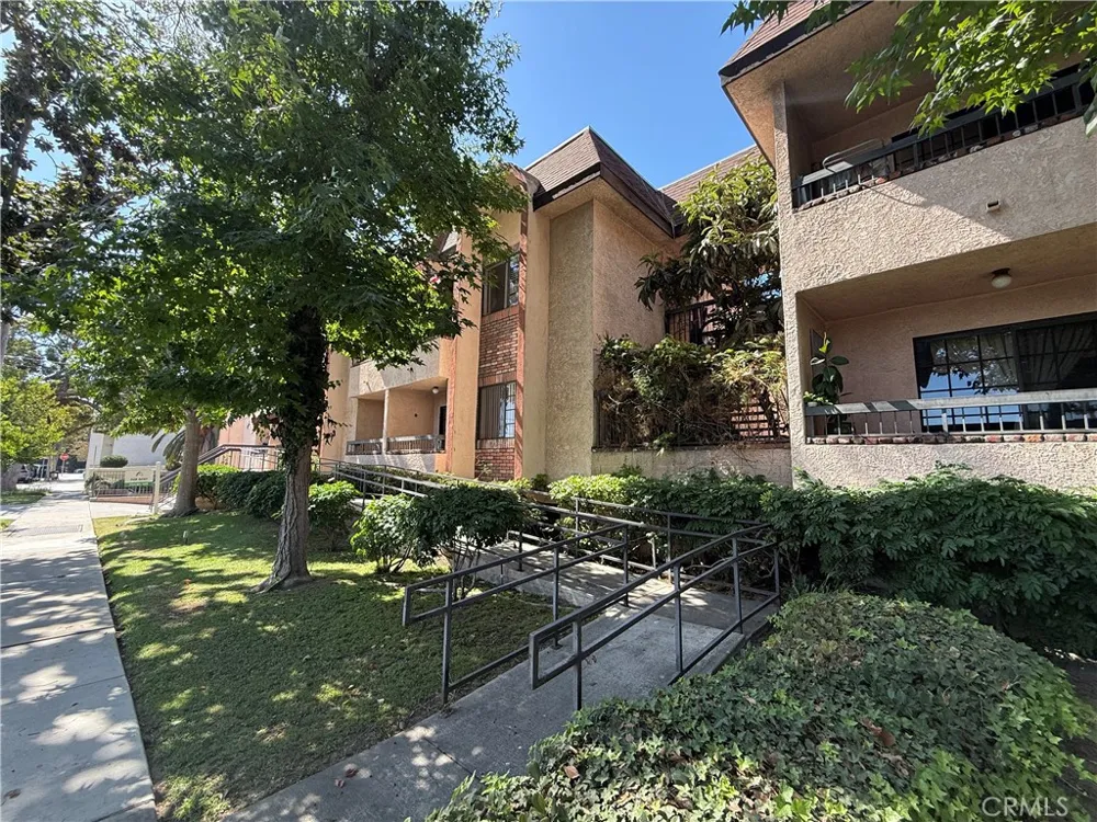 211 Magnolia Avenue #106 Glendale, CA 91502