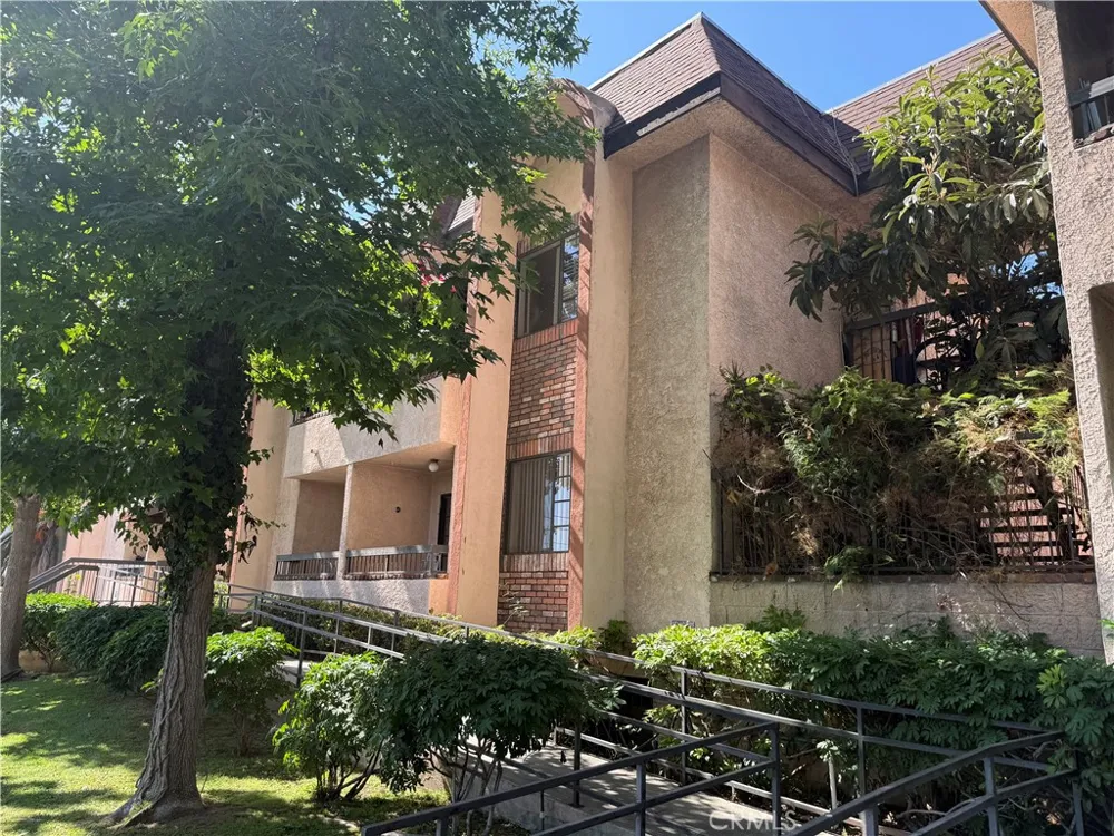 211 Magnolia Avenue #106 Glendale, CA 91502
