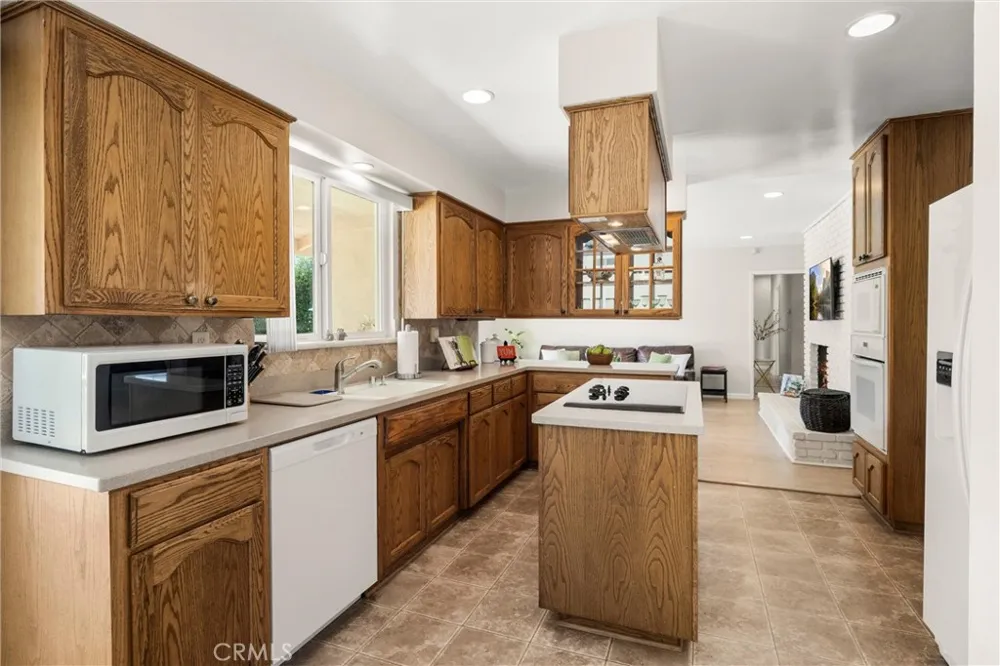 698 Wellesley Claremont, CA 91711