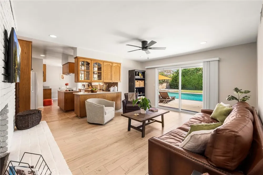 698 Wellesley Claremont, CA 91711