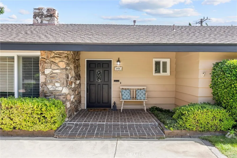 698 Wellesley Claremont, CA 91711