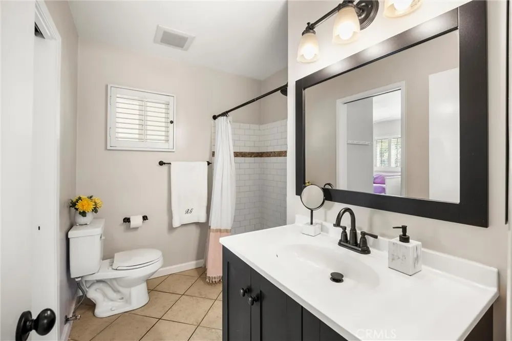 698 Wellesley Claremont, CA 91711