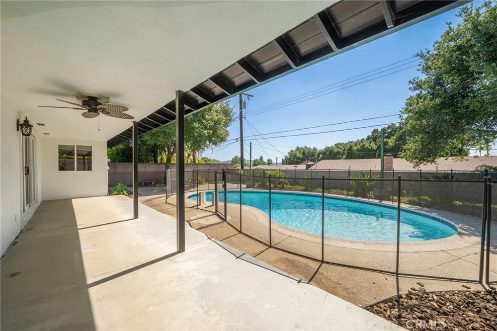 205 Hacienda Avenue Glendora, CA 91741