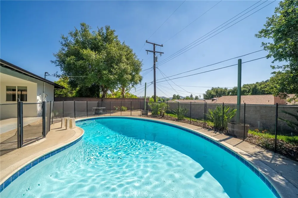205 Hacienda Avenue Glendora, CA 91741