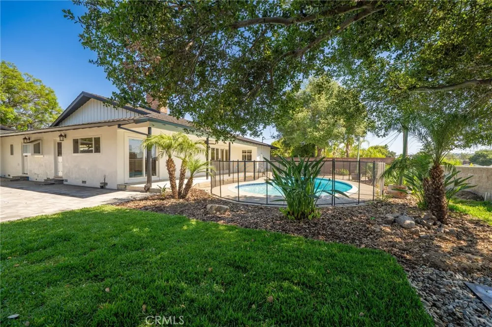 205 Hacienda Avenue Glendora, CA 91741
