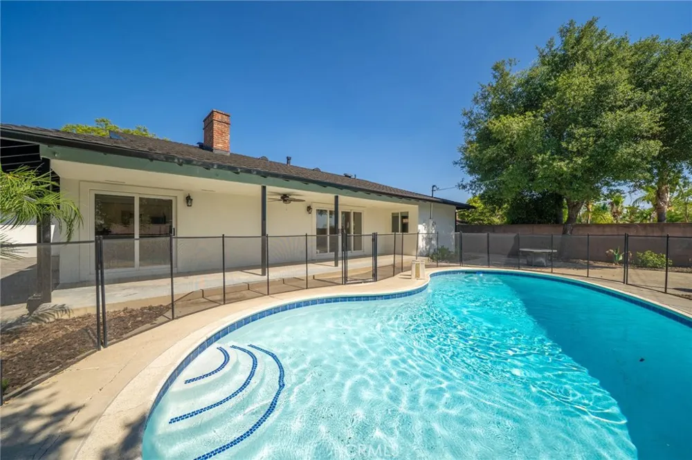205 Hacienda Avenue Glendora, CA 91741