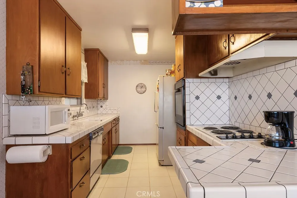 347 W Alcross Covina, CA 91722