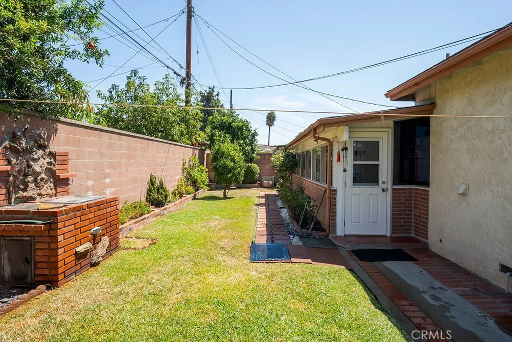 347 W Alcross Covina, CA 91722