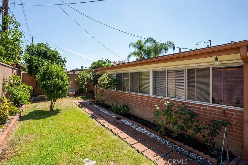 347 W Alcross Covina, CA 91722