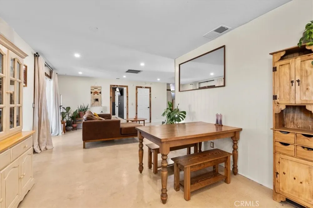 61776 Calle Los Amigos Joshua Tree, CA 92252