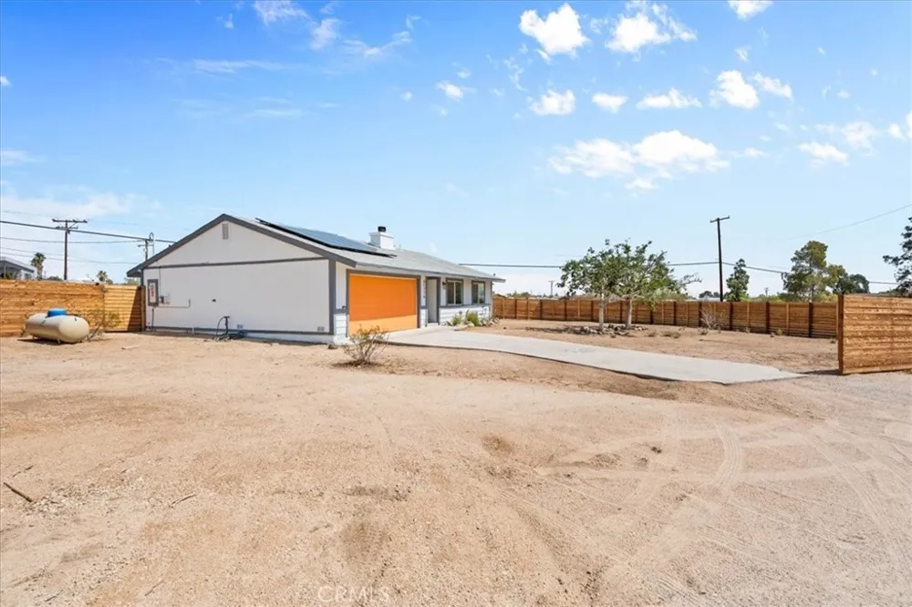 61776 Calle Los Amigos Joshua Tree, CA 92252