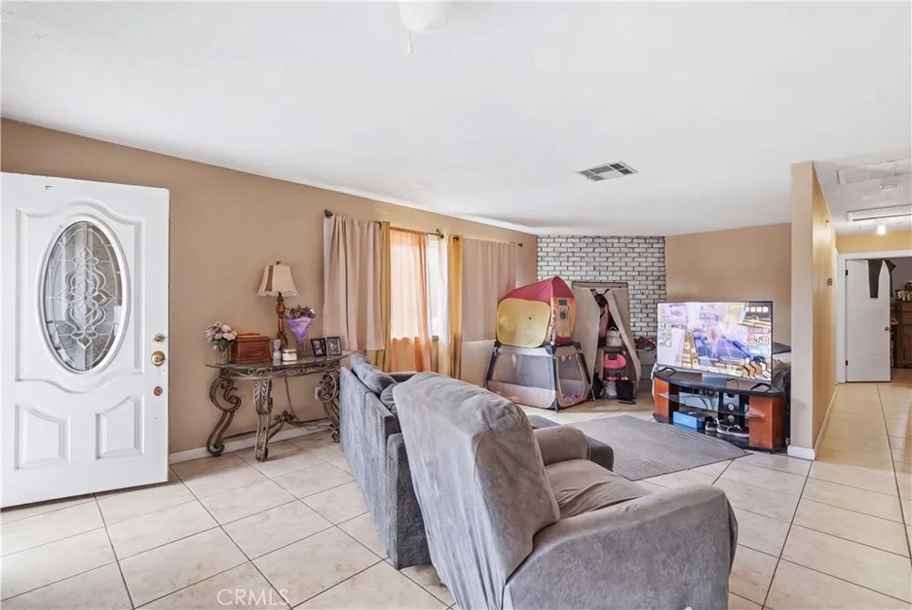 32438 Kentucky Yucaipa, CA 92399