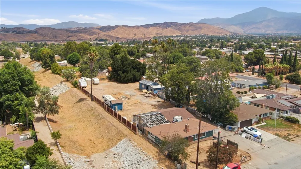 32438 Kentucky Yucaipa, CA 92399