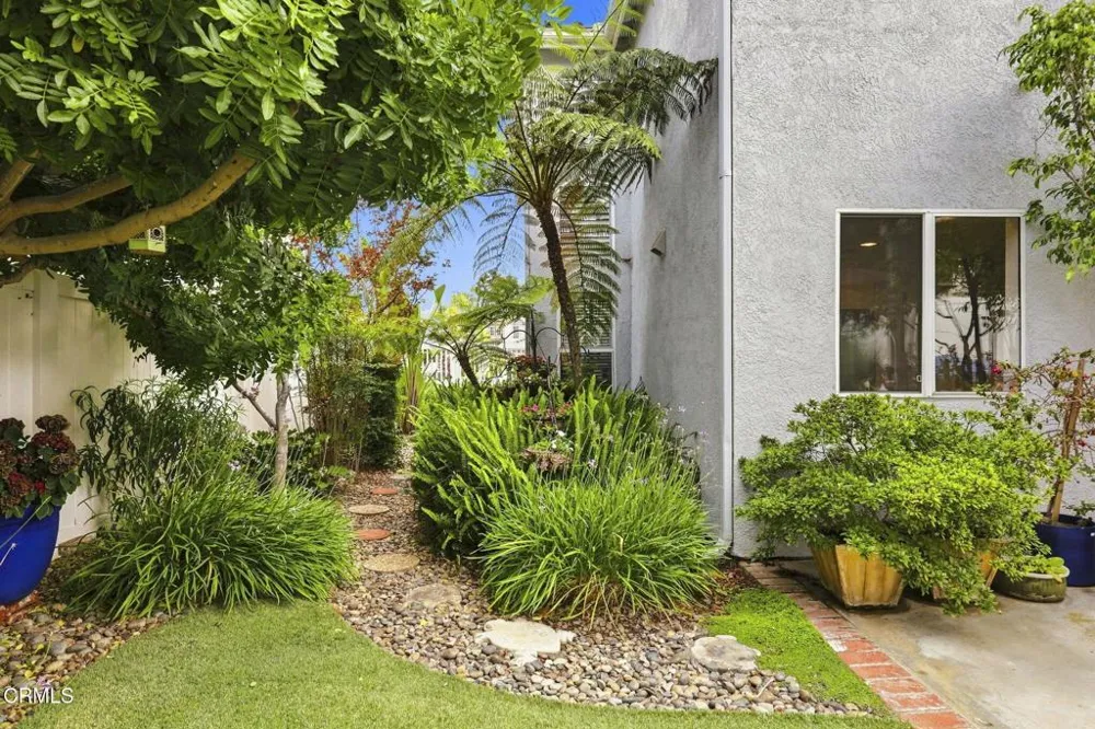 9305 Hollister Street Ventura, CA 93004