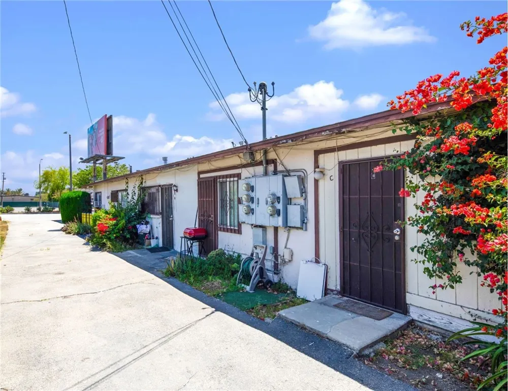 1341 E Las Tunas Drive San Gabriel, CA 91776