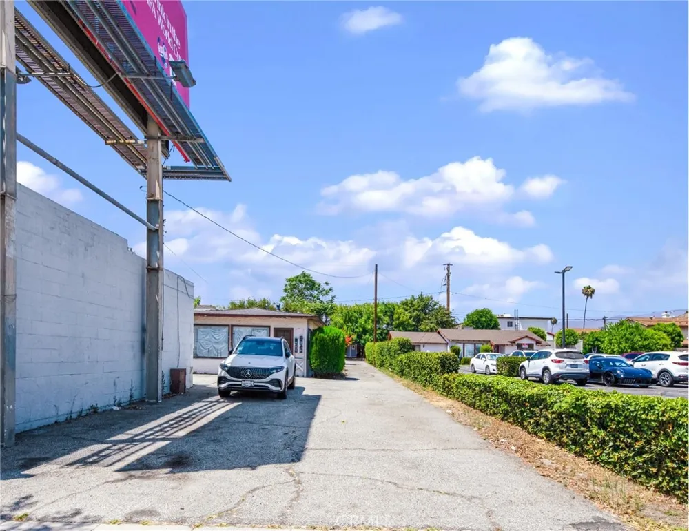 1341 E Las Tunas Drive San Gabriel, CA 91776
