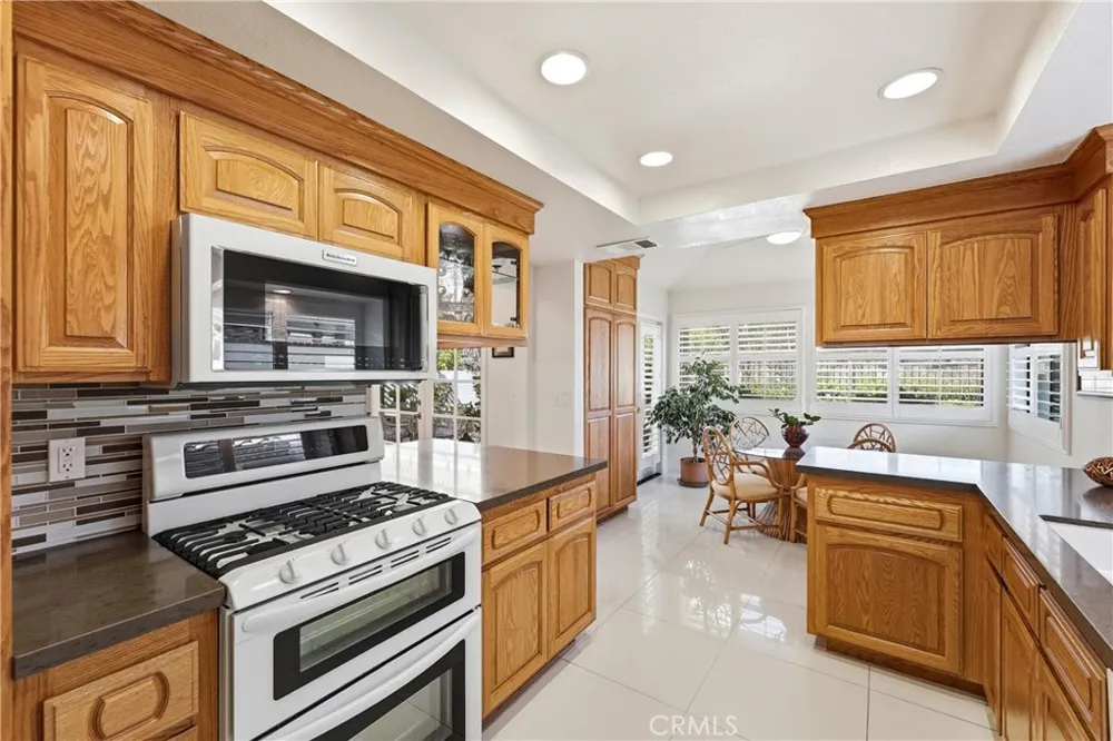 1715 Calle De Oro Pomona, CA 91768