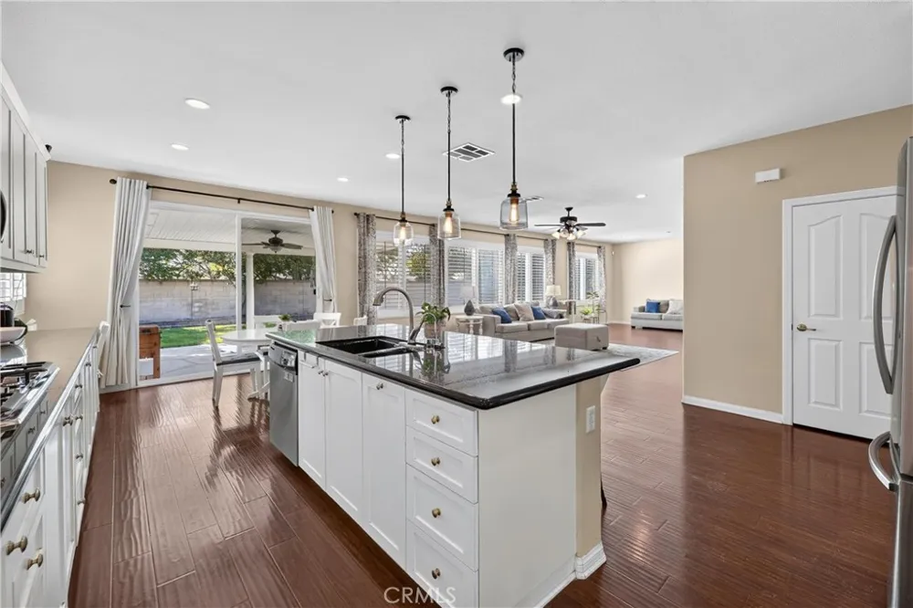 7092 Leighton Drive Eastvale, CA 92880