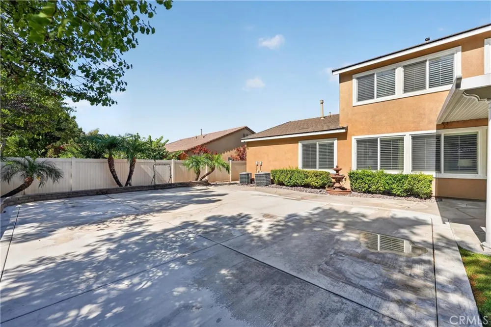 7092 Leighton Drive Eastvale, CA 92880