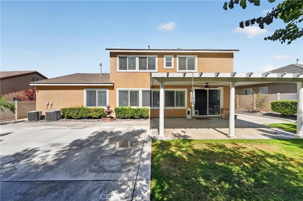 7092 Leighton Drive Eastvale, CA 92880