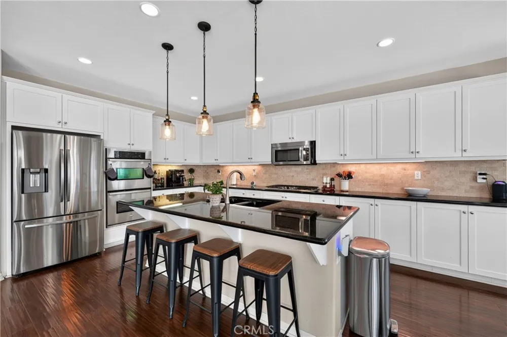 7092 Leighton Drive Eastvale, CA 92880