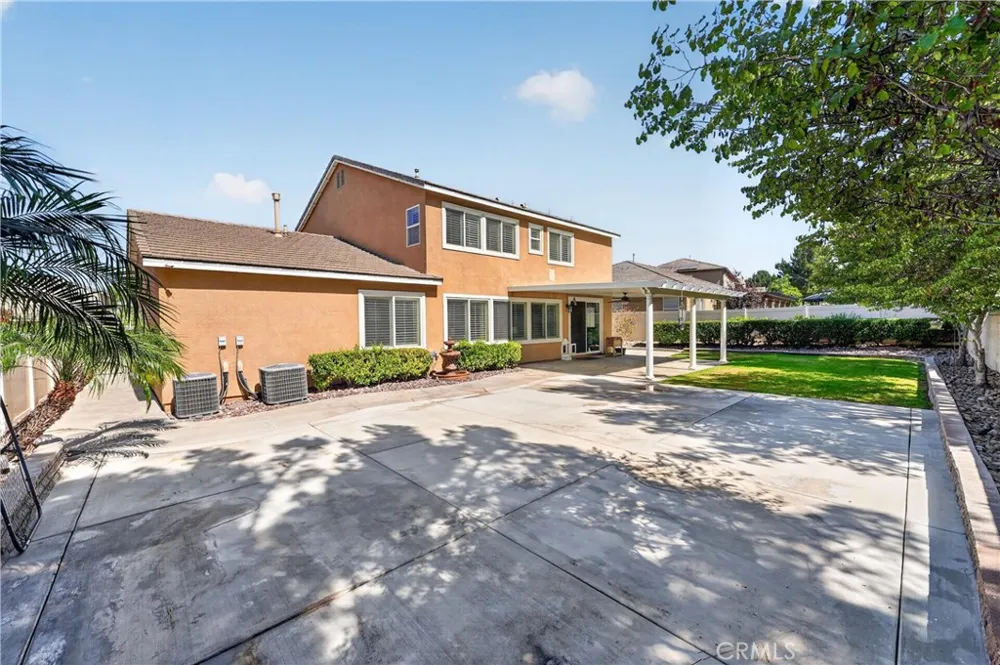 7092 Leighton Drive Eastvale, CA 92880