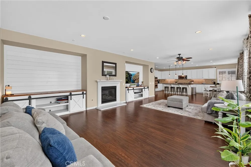 7092 Leighton Drive Eastvale, CA 92880