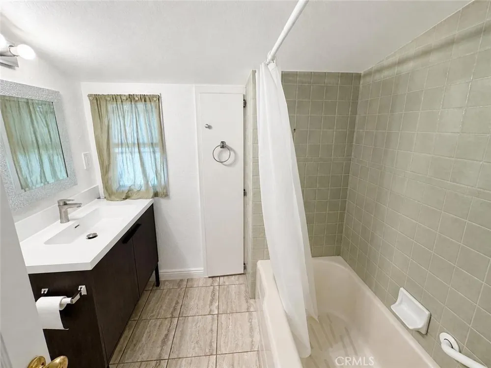 468 Jeffries Monrovia, CA 91016