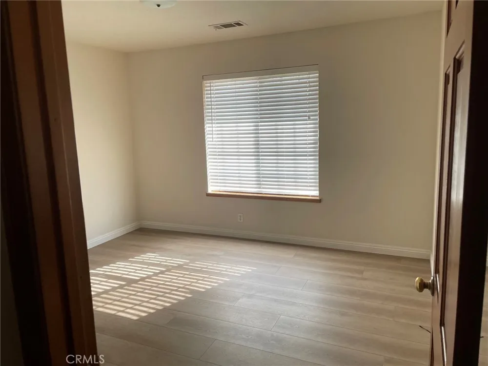 16145 Tao Apple Valley, CA 92307