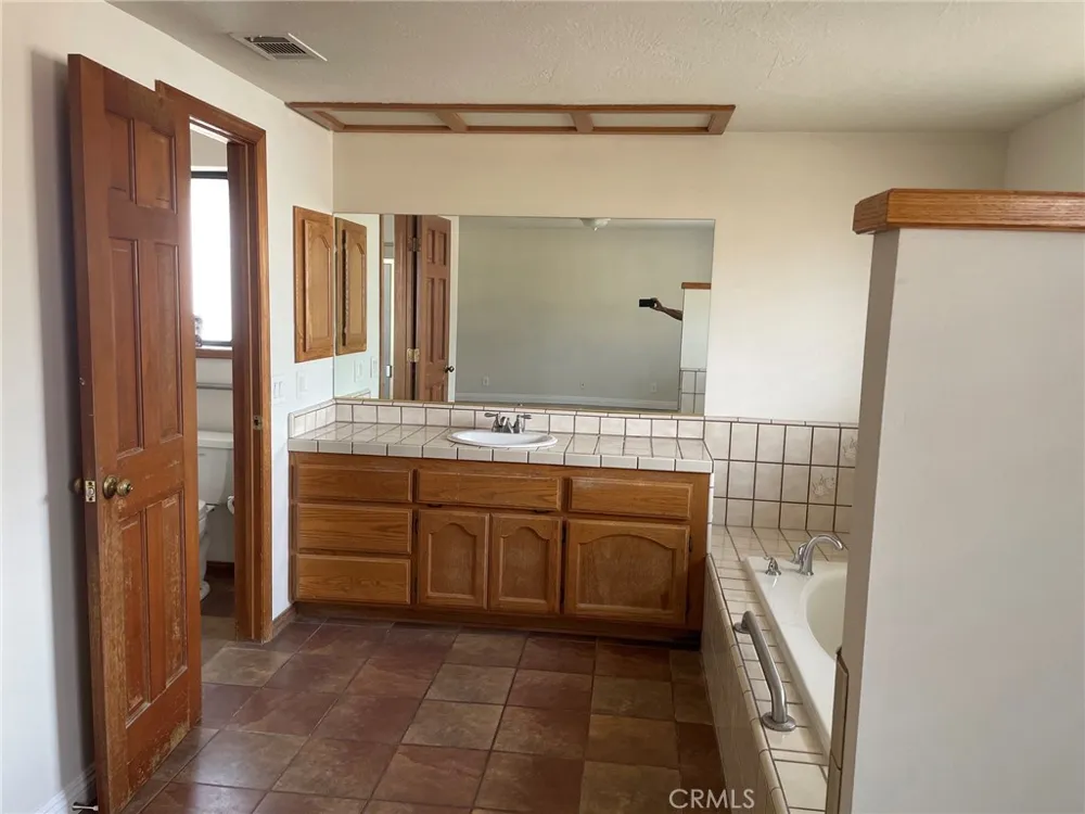 16145 Tao Apple Valley, CA 92307