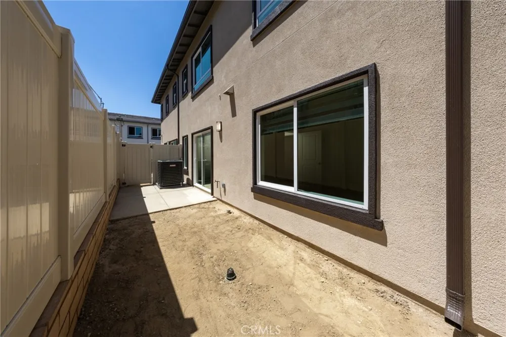8185 Amerena Way Fontana, CA 92335