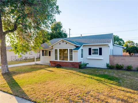 2129 W Cerritos