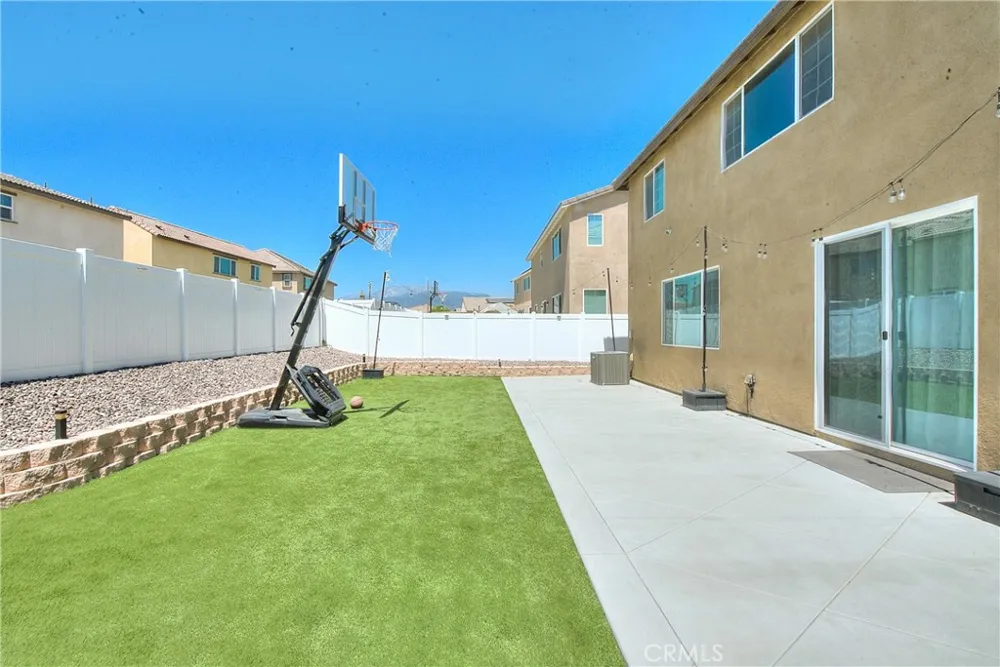 2484 Allegheny Road Rialto, CA 92377