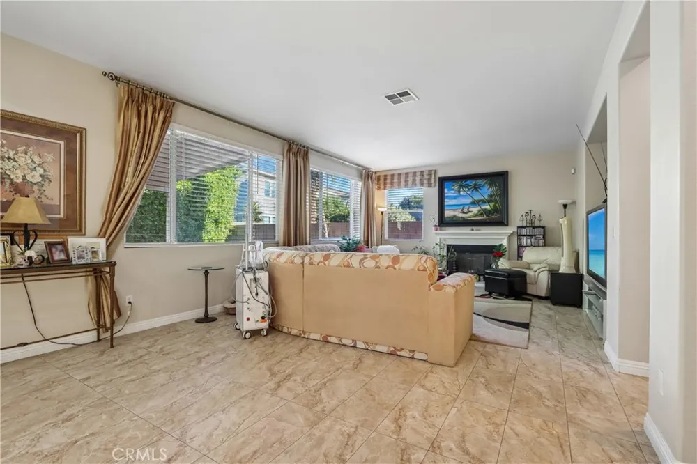 7885 RETRIEVER STREET Eastvale, CA 92880