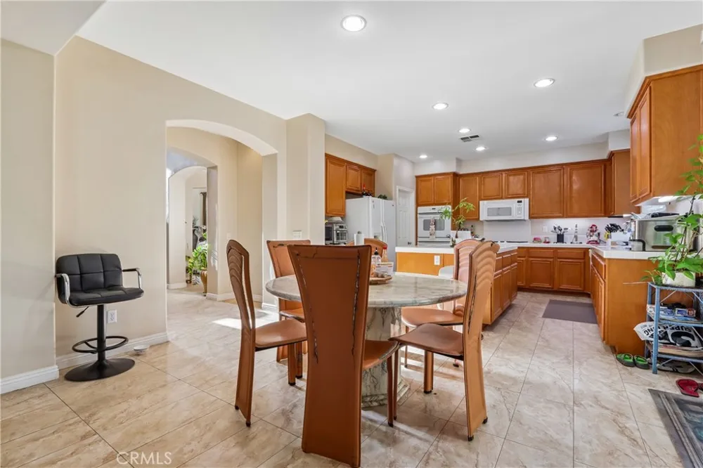 7885 RETRIEVER STREET Eastvale, CA 92880