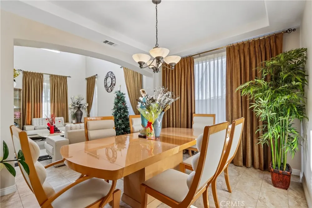 7885 RETRIEVER STREET Eastvale, CA 92880