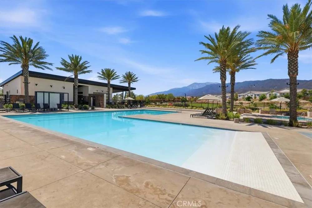 5370 Blue Ridge Way Fontana, CA 92336