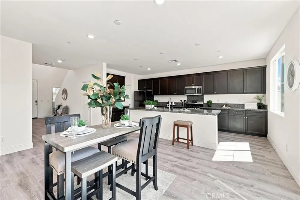 5370 Blue Ridge Way Fontana, CA 92336