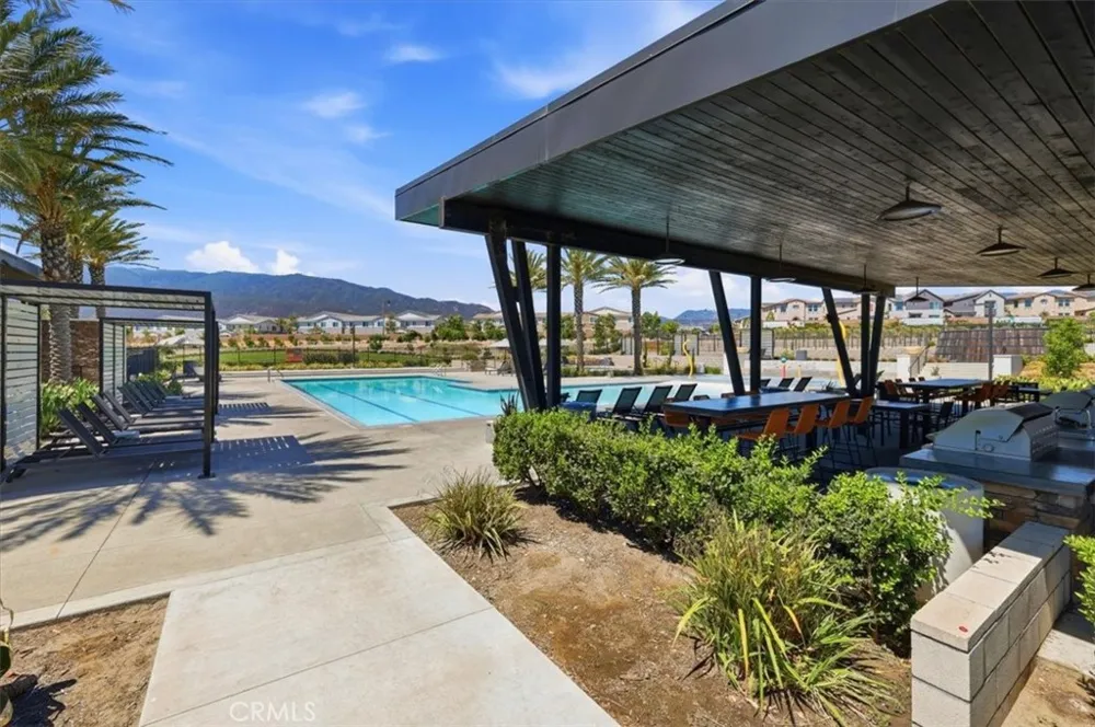 5370 Blue Ridge Way Fontana, CA 92336