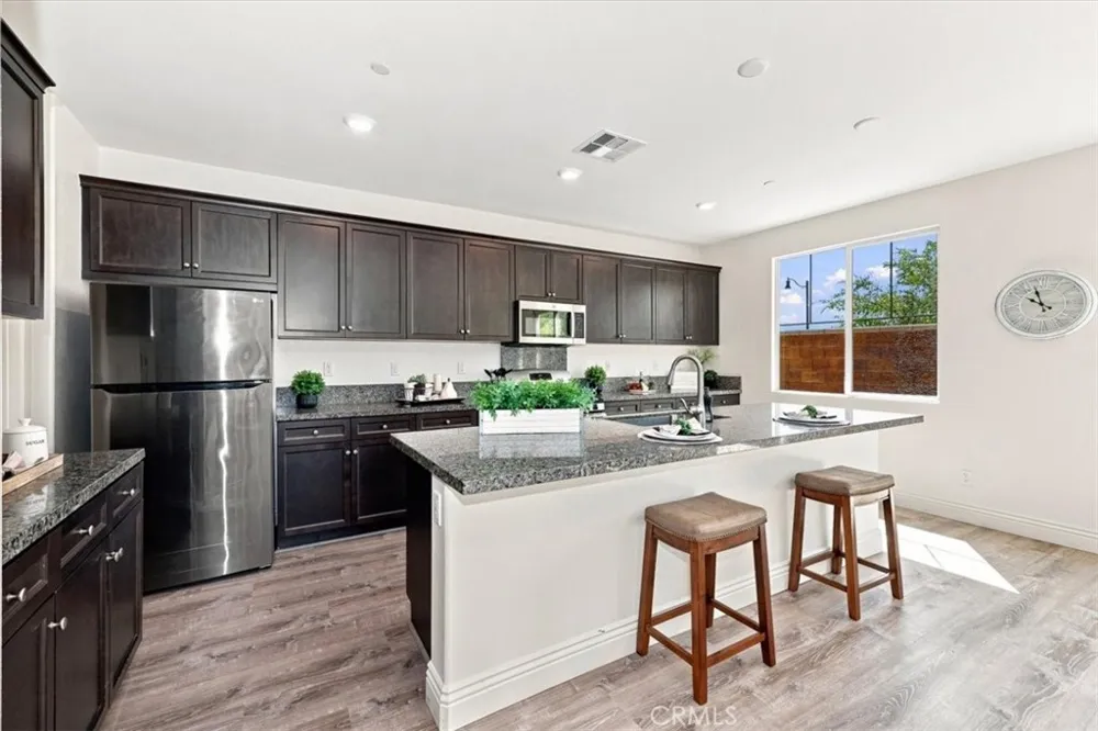 5370 Blue Ridge Way Fontana, CA 92336
