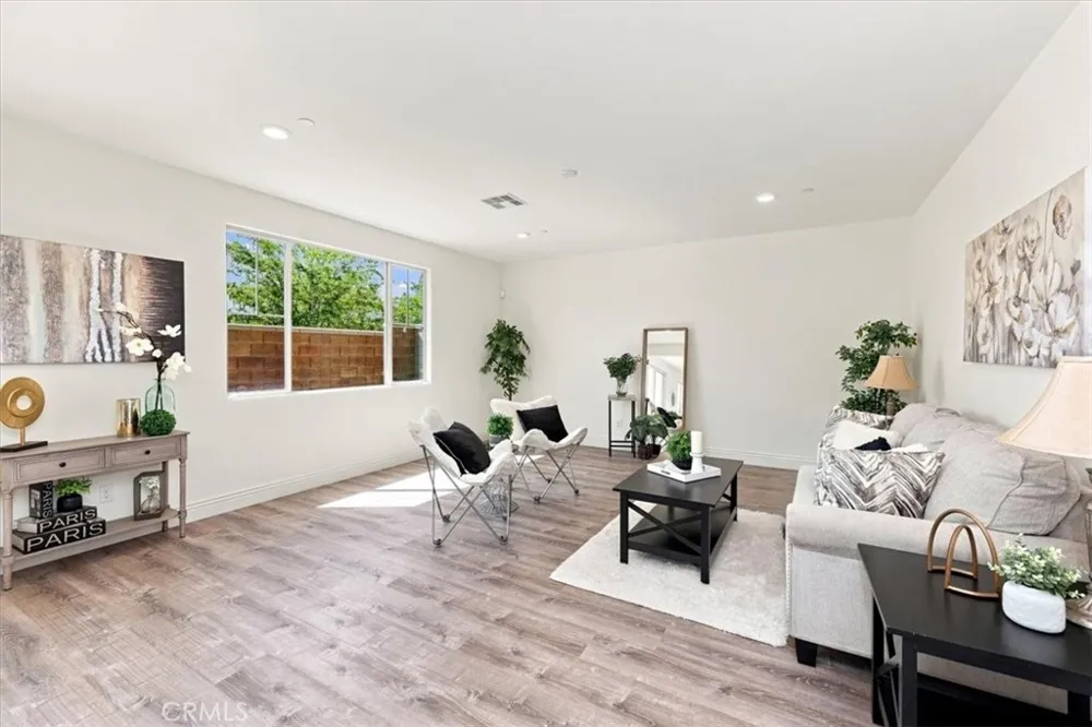 5370 Blue Ridge Way Fontana, CA 92336