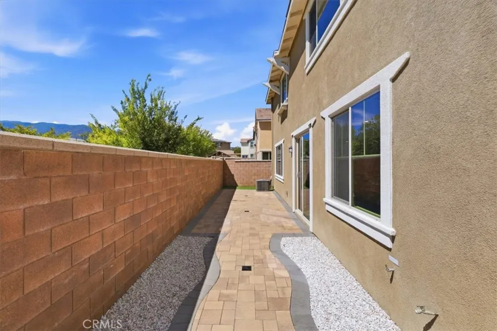 5370 Blue Ridge Way Fontana, CA 92336