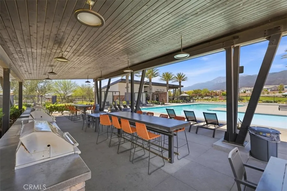 5370 Blue Ridge Way Fontana, CA 92336